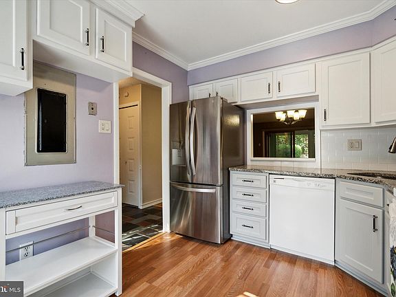 5th image of 58 Twin Brooks Dr