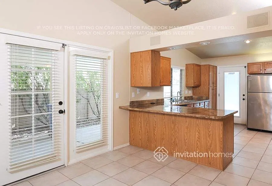 2155 W Kiva Ave Mesa, AZ 85202 — Photo 2