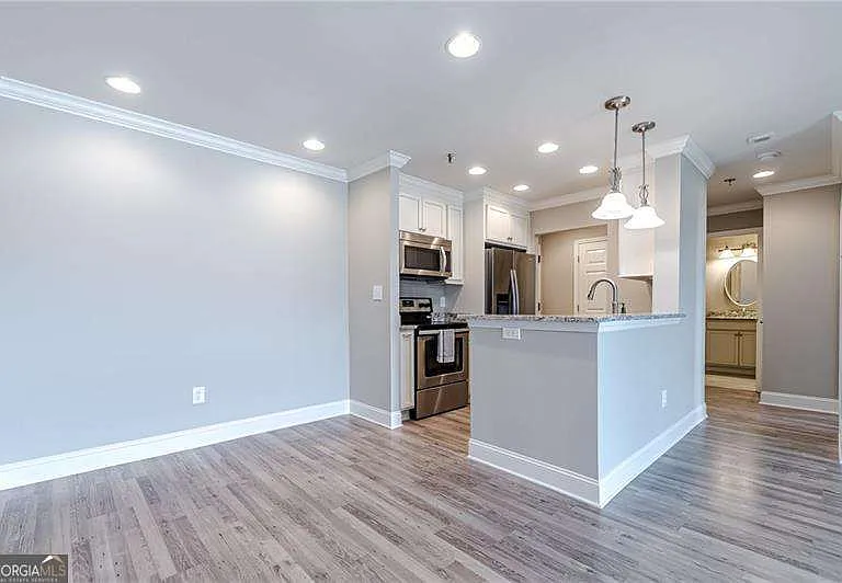 300 Johnson Ferry Rd NE #A610 — Photo 15