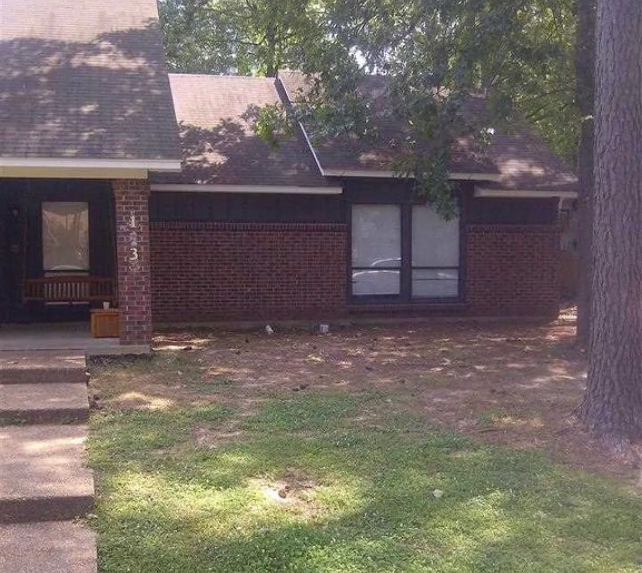 2 bed, 1.5 bath, 940 sqft, $1,350 — Photo 2