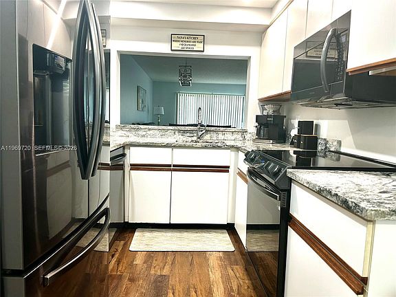 3rd image of 7903 Willow Spring Dr APT 1112
