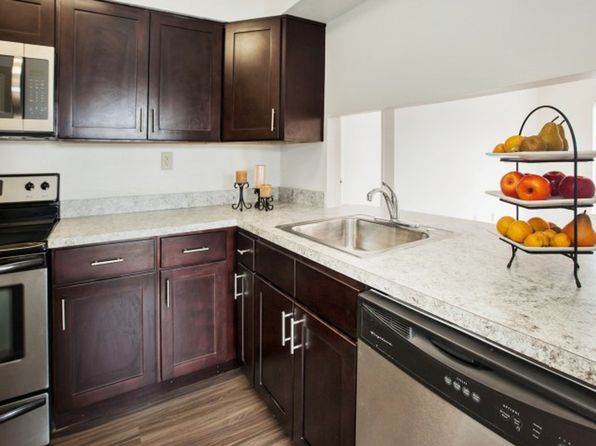 200 S Court St #84