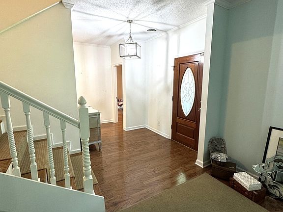 3rd image of 120 Bentley Ave