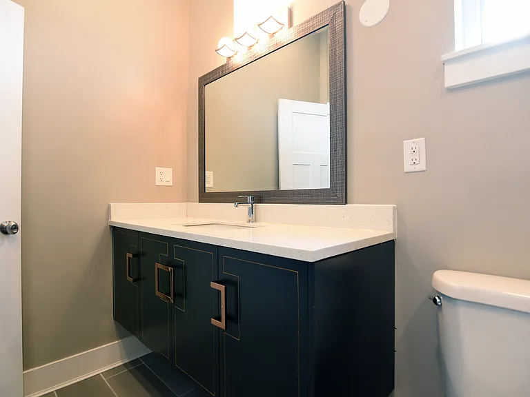 817 Considine Ave — Photo 32