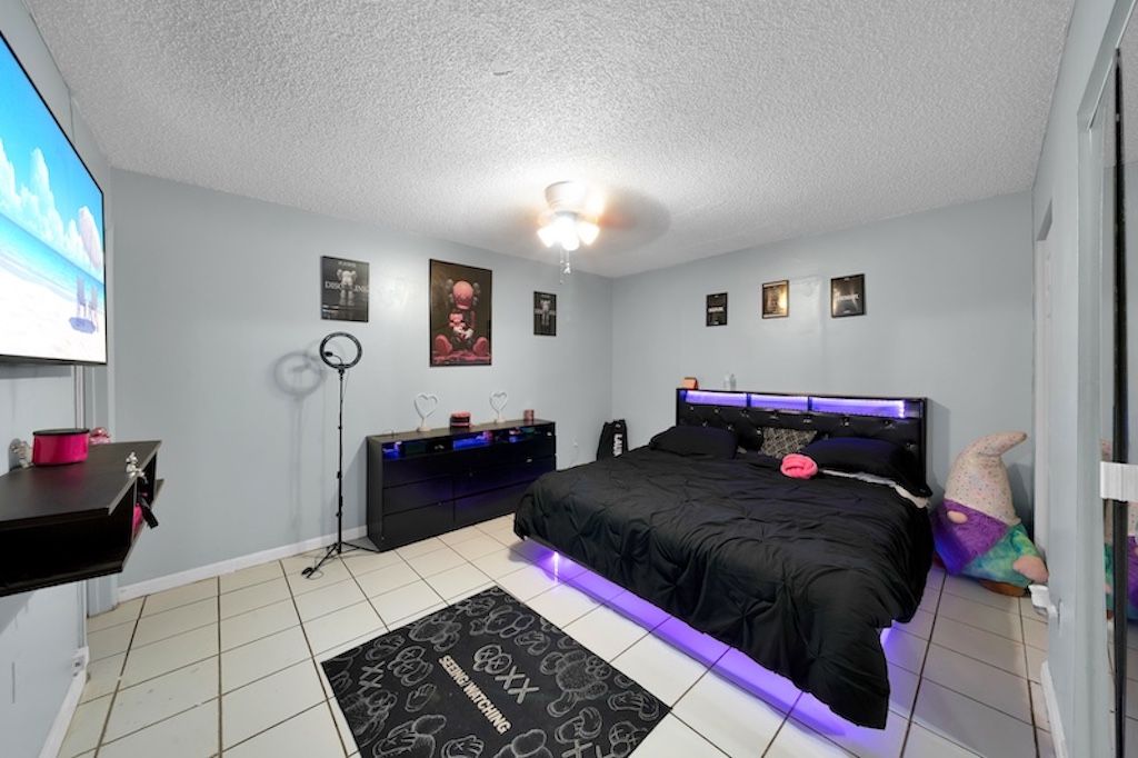 ぶんぶん⭐️ぶん 4457 S 189th St, SeaTac, WA 98188 | Redfin