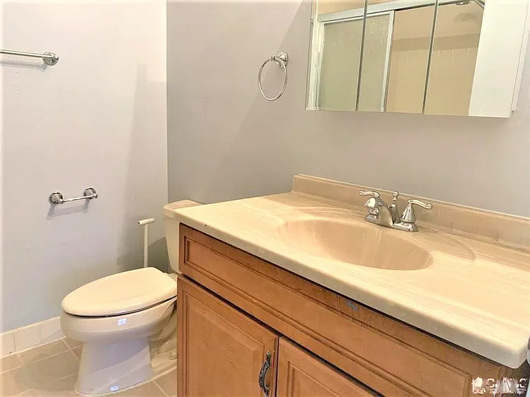 1801 Green Hollow Dr — Photo 10