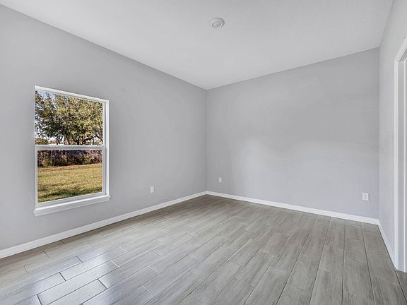 5th image of 110 S Dillingham Ave #112