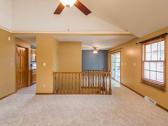 4th image of 917 Amethyst Ln