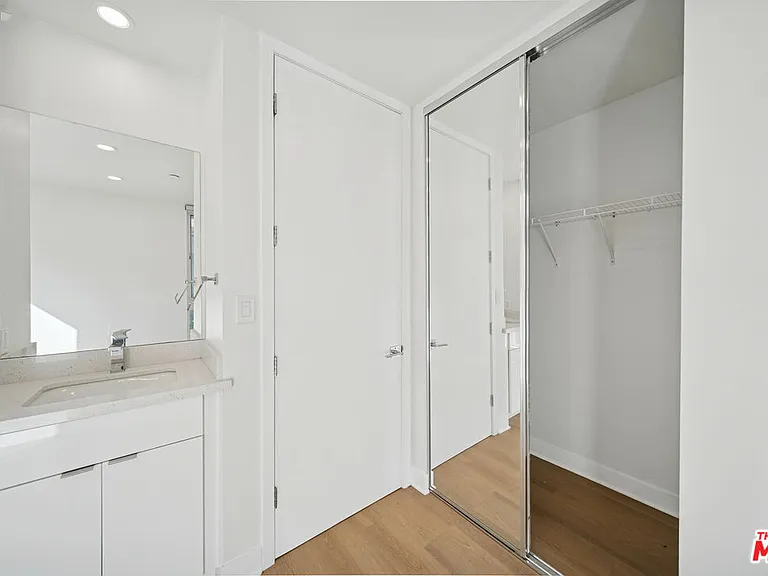 4523 Saint Elmo Dr #1/2 — Photo 9