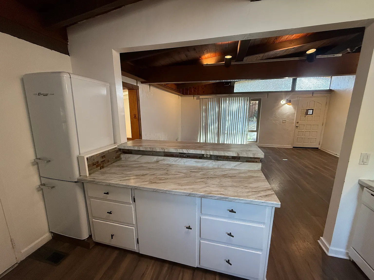 3 bed, 1200 sqft, $2,950 — Photo 4