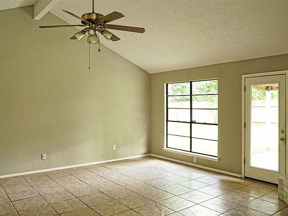4th image of 7126 Tara Dr