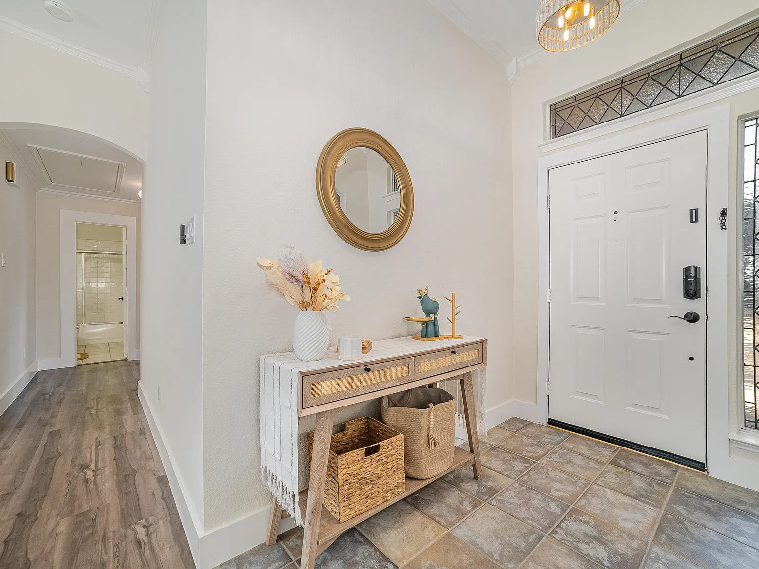3 bed, 1819 sqft, $6,000 — Photo 3