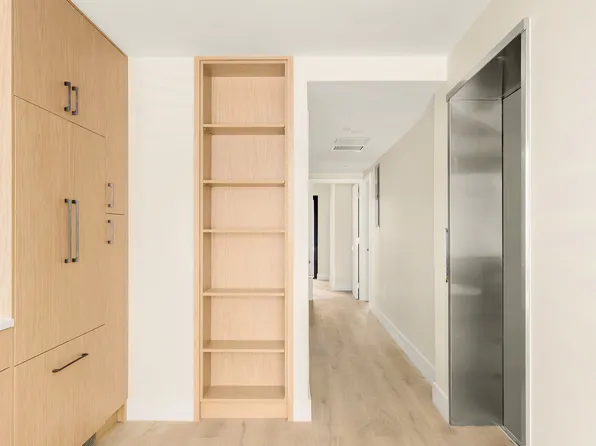 221 East 48th Street 2 image 16 of 16