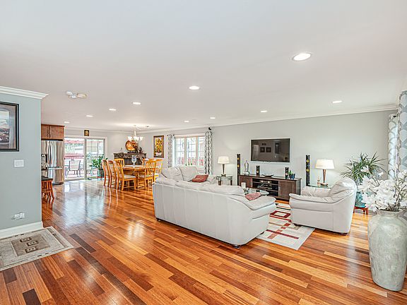 4th image of 4637 N Oriole Ave