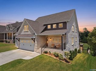 221 Oakcrest Dr, Guntersville, AL 35976