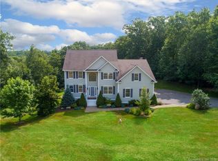 18 Apple Dr, Oxford, CT 06478