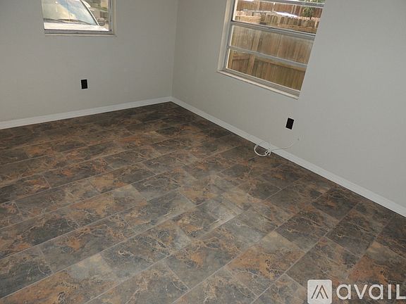 3rd image of 1723 S Washington Ave APT A