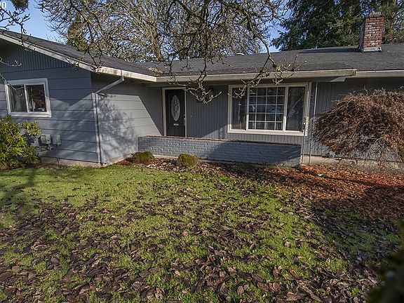 2nd image of 1094 SE 24th Ave