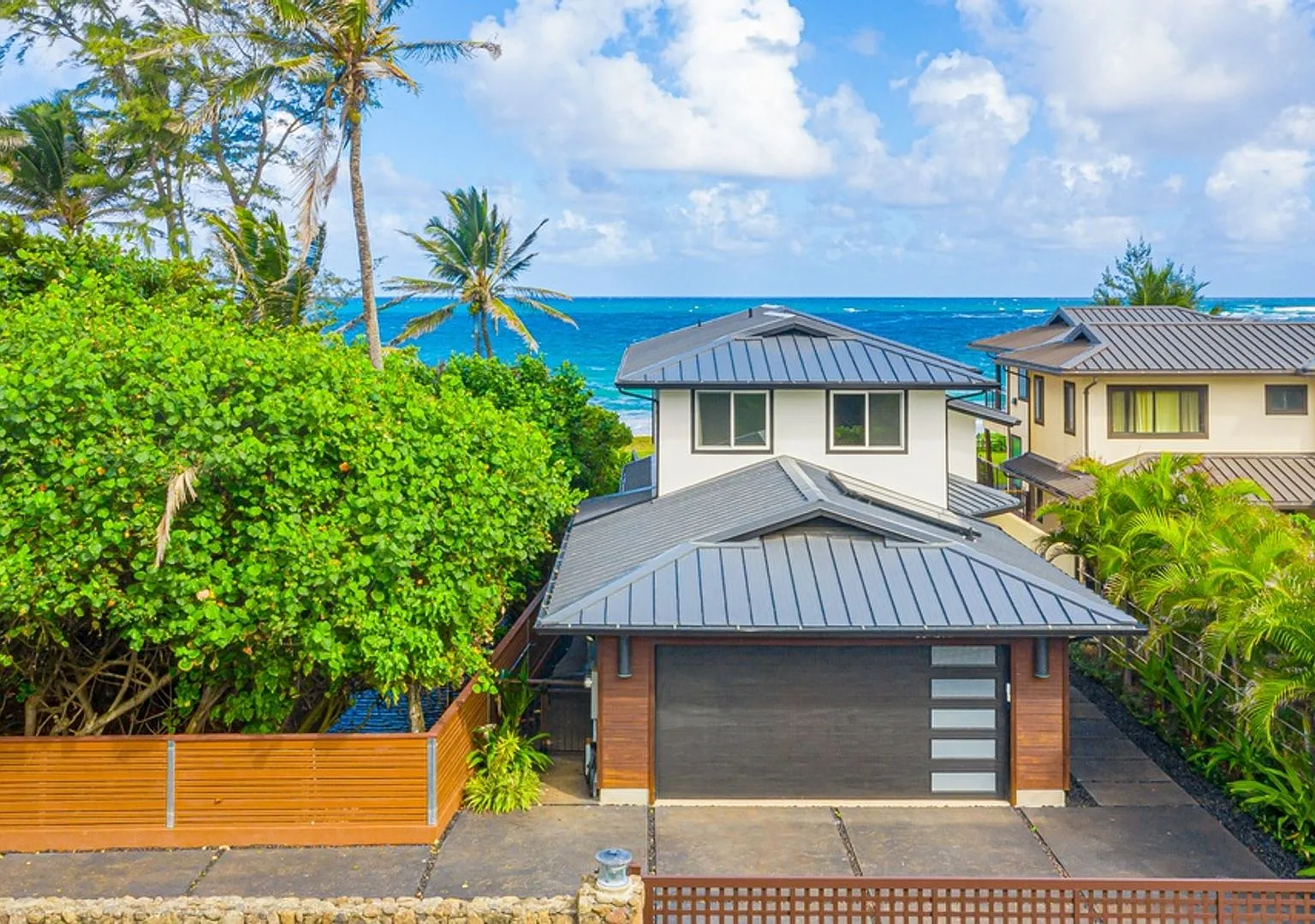 Majestic Mahakea: Oceanfront Oasis by Gather — Photo 3