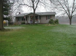 424 Valley Crest Dr, Mogadore, OH 44260