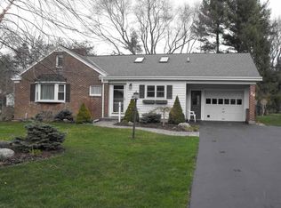 26 Mayfair Dr, Slingerlands, NY 12159