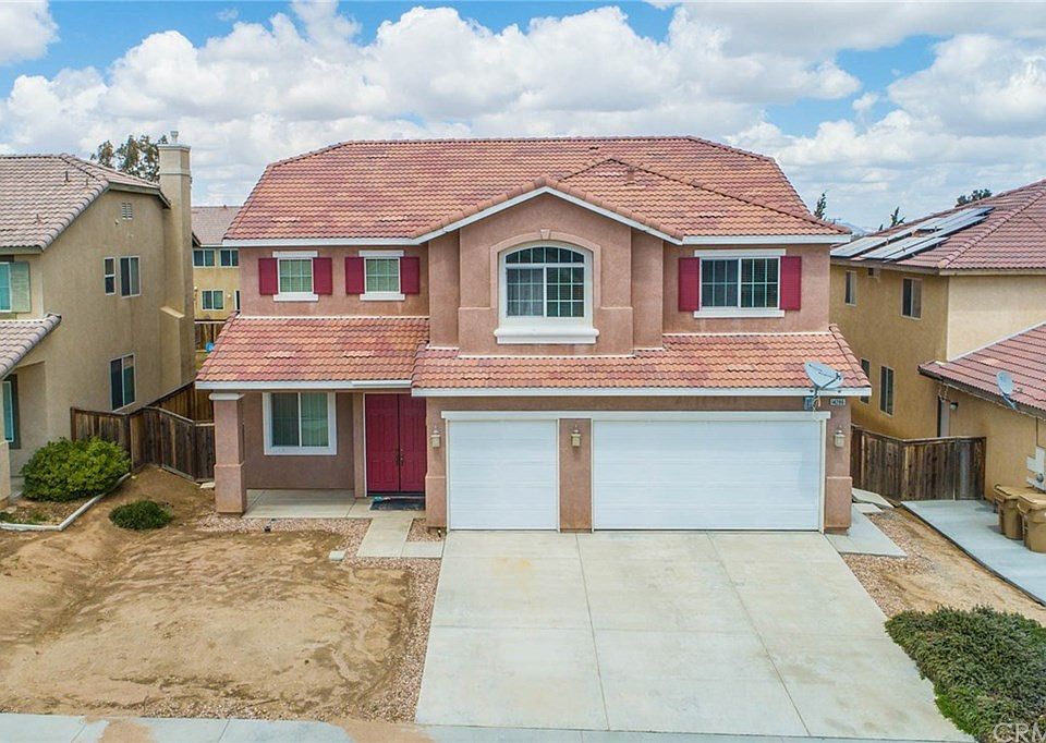 1st image of 14286 Desert Rose St