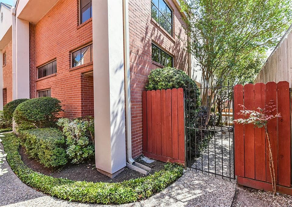 1st image of 2652 Bering Dr