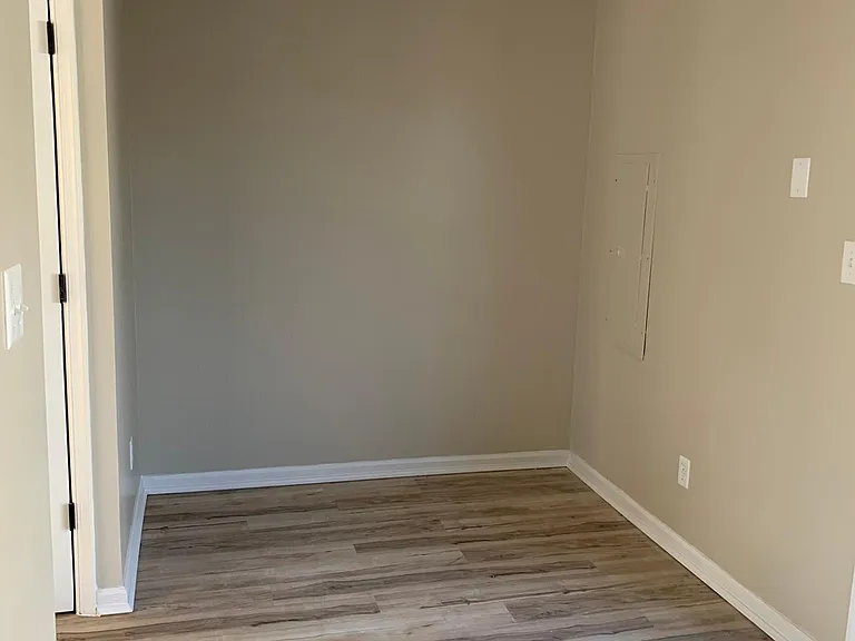 Kitchen dining area