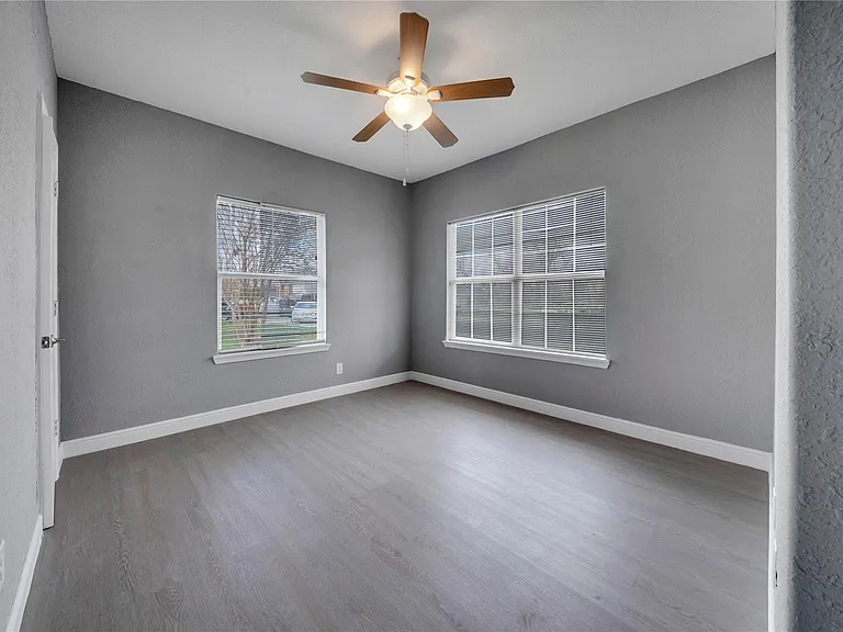 8214 Peekskill Ln — Photo 11