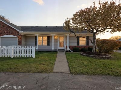 9200 North Dr, Saint Clair Shores, MI, 48082