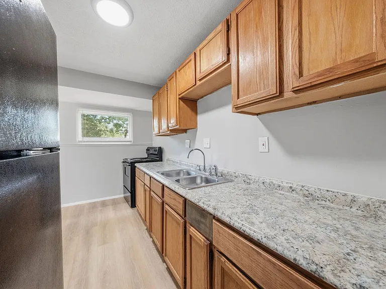 146 Grampian Rd — Photo 8