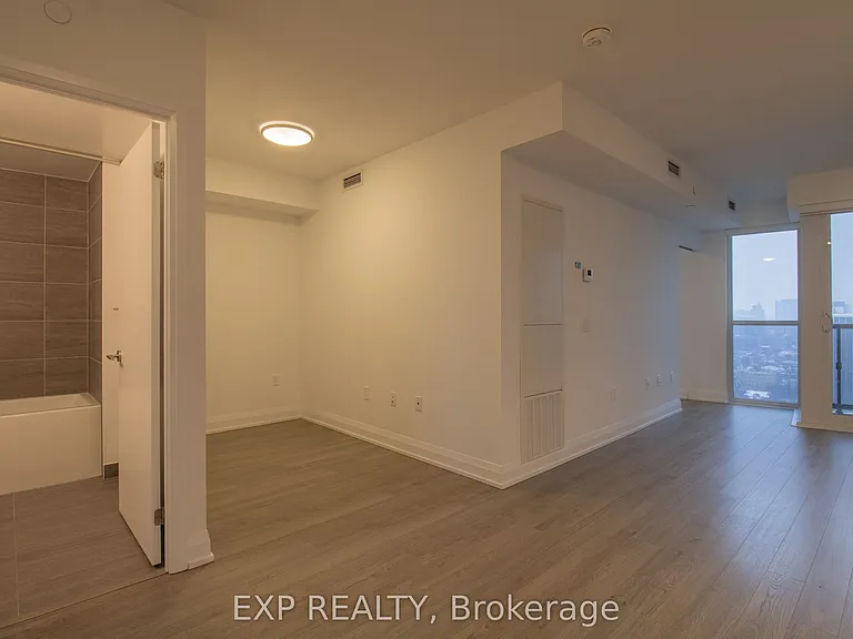 77 Mutual St #2210 — Photo 7