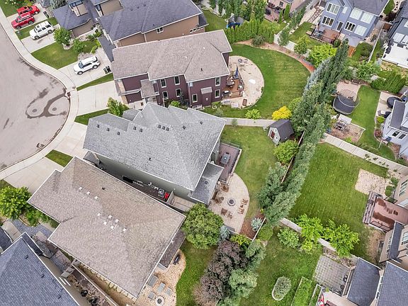 3rd image of 3722 Kidd Cres SW