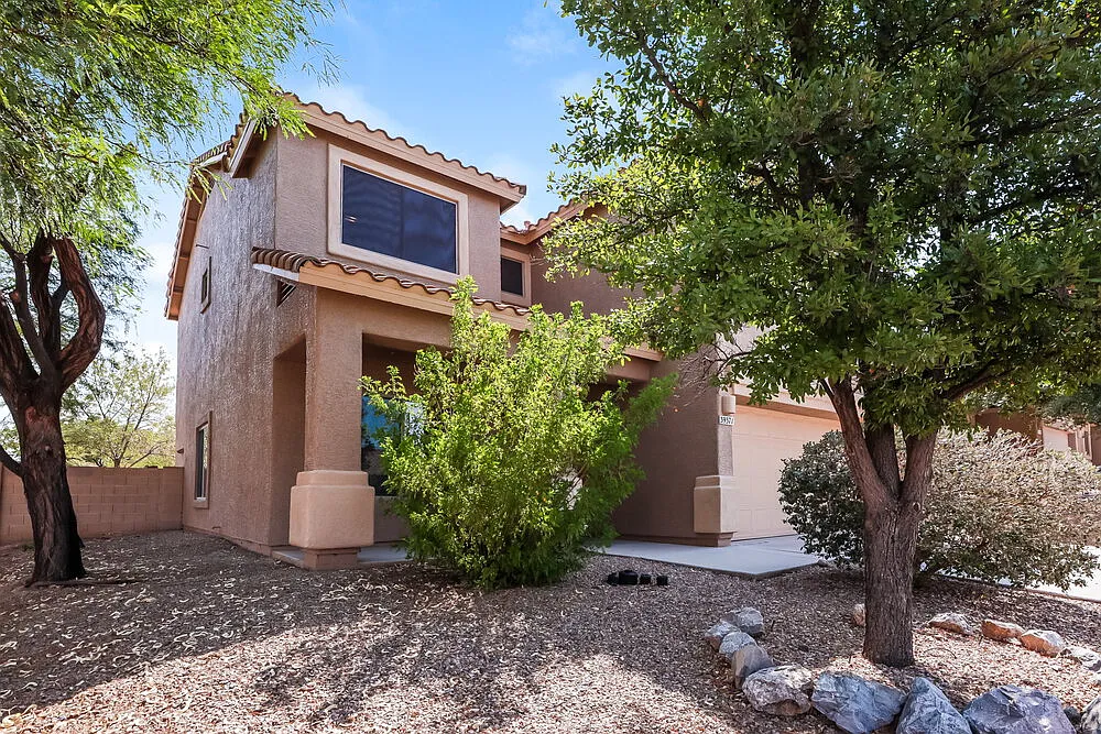 4 bed, 2.5 bath, 2276 sqft, $2,105 — Photo 4