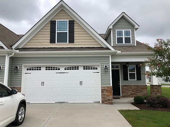 2nd image of 88 Radcliffe Ct