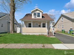 210 Washington Ave, Edison, NJ 08817