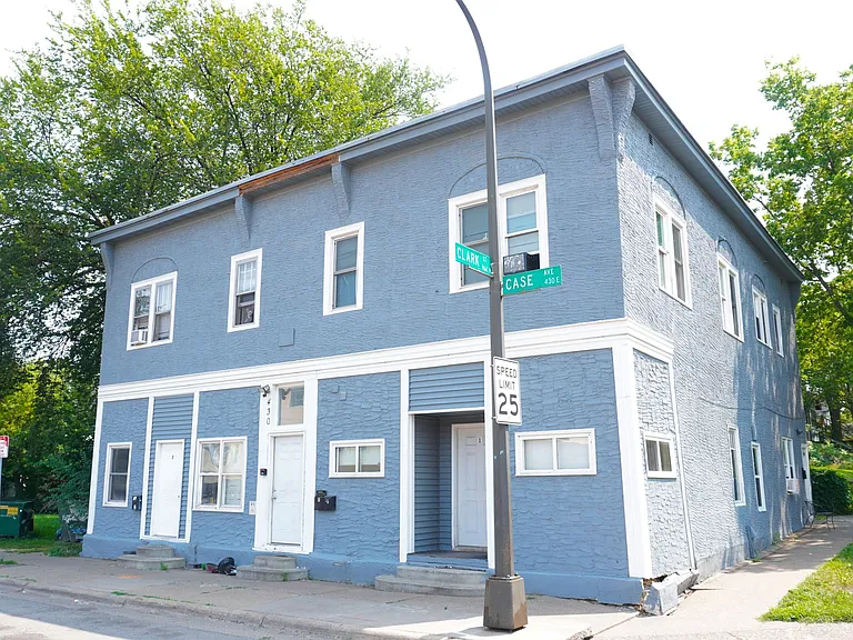 430 Case Ave E — Photo 2