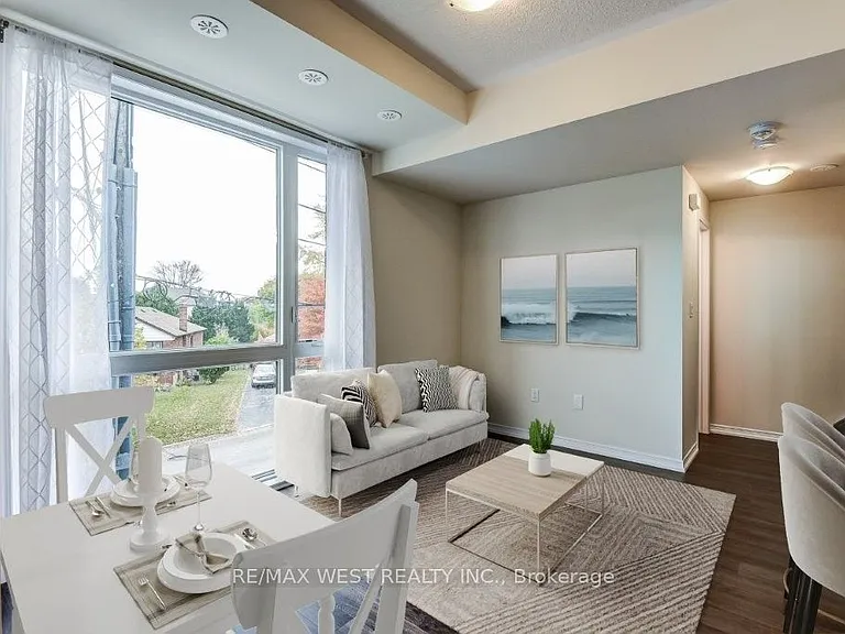 24 Fieldway Rd #Townhouse 7 — Photo 9