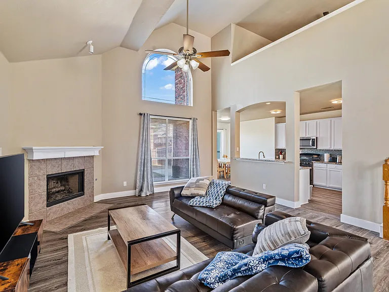 1464 Summerhill Dr — Photo 19