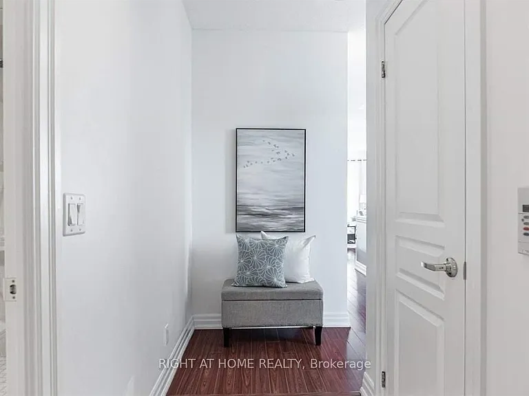 2087 Lake Shore Blvd W #207 — Photo 12