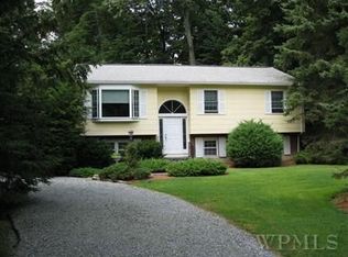 277 Lake Shore Rd, Putnam Valley, NY 10579