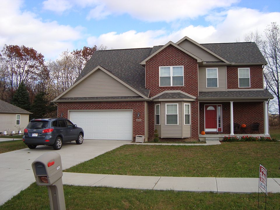 1st image of 600 N Miller Dr