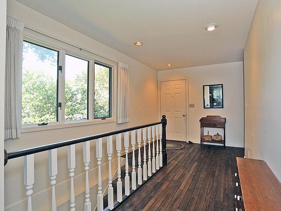 4th image of 535 Leggat St