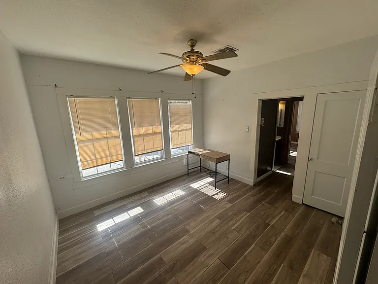 1711 Santa Barbara — Photo 5