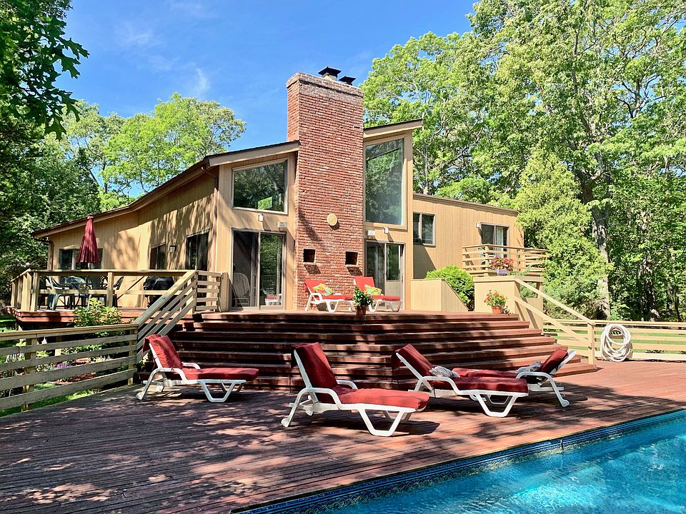 1st image of 12 Woodland Way