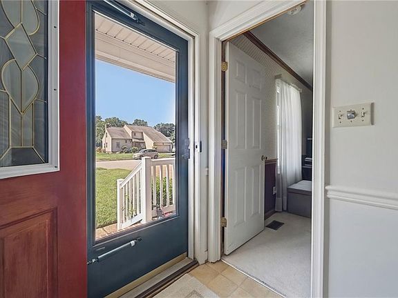 4th image of 211 Woodburn Dr