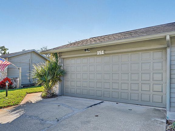 3rd image of 151 Deer Lake Cir