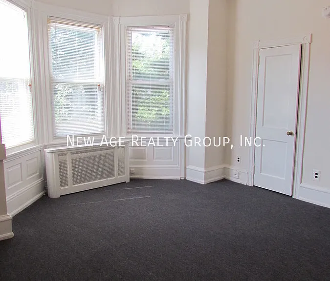 5029 Cedar Ave #2F — Photo 3
