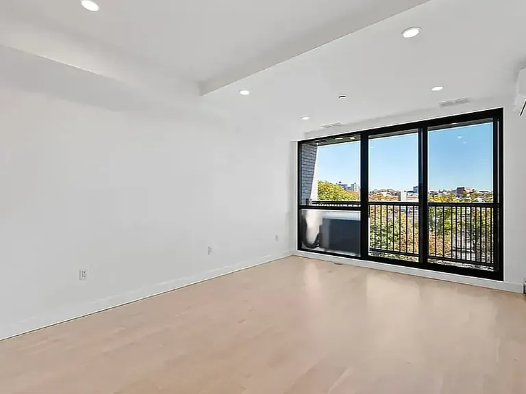 2600 7th Ave #6B — Photo 9
