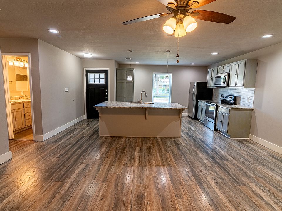 1st image of 807 Meadow Mead Dr